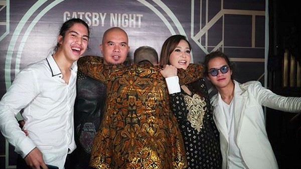 Jokowi-Prabowo Lewat! Hebohnya Pelukan Maia dan Ahmad Dhani di HUT Al