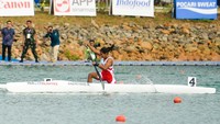 Atlet kano Indonesia Riska Andriyani beradu cepat mencapai garis finish saat tampil di final kano tunggal putri 200 meter Asian Games 2018 di arena Dayung Jakabaring Sport City, Palembang, Sumatera Selatan, Sabtu (1/9). ANTARA FOTO/INASGOC/Iqbal Lubis.