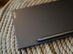 Wujud Keren Laptop Lenovo Pakai Layar Ganda