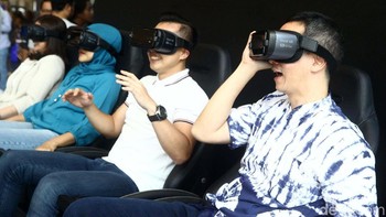 Samsung Galaxy Premium Studio merupakan hasil kerja sama dengan Tiphone Mobile Indonesia.