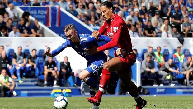 James Maddison berhasil memperkecil kedudukan.