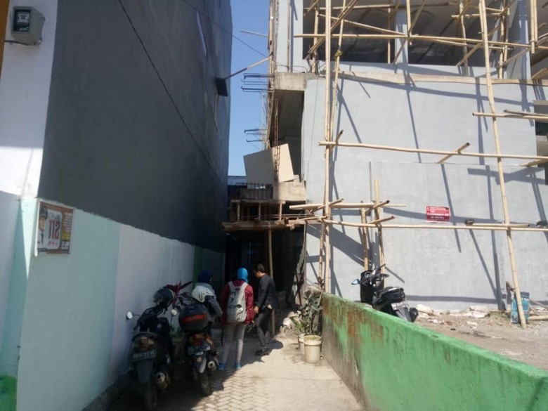 Pantaskah Ribut Bertetangga Soal Penyempitan Jalan Sampai Dibui