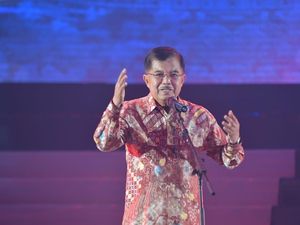Rupiah Keok, JK Minta Impor Ferrari hingga Hermes Disetop