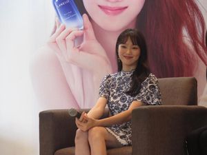 Yoon Kyun Sang Beri Dukungan untuk Drama Terbaru Lee Sung Kyung