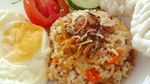 Enaknya Minggu Pagi Sarapan Nasi Goreng Teri yang Gurih Renyah