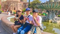 Tak jarang Rikako traveling bareng rekan atau teman setimnya. Ini saat di San Luis Potosi, Meksiko (@ikee.rikako/Instagram)