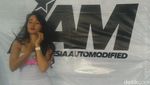 Gadis Makassar dan Mobil Modifikasi