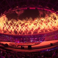 Acara closing ceremony Asian Games 2018 di Gelora Bung Karno, Jakarta, Minggu (2/9/2018), berlangsung meriah. Sejumlah selebriti Indonesia pun menyaksikan langsung penutupan pesta olahraga terbesar di Asia ini. (Foto: ANTARA FOTO/INASGOC/Rosa Panggabean)
