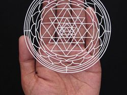 Karya Seni Luar Biasa dari Potongan Kertas Putih