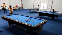 Kampung Atlet Jakabaring Sport Center (JSC) ini pun menyediakan tempat rekreasi untuk para atlet melepas penat. Salah satunya adalah ruang biliar. Istimewa/Antara Foto/Iqbal Lubis.