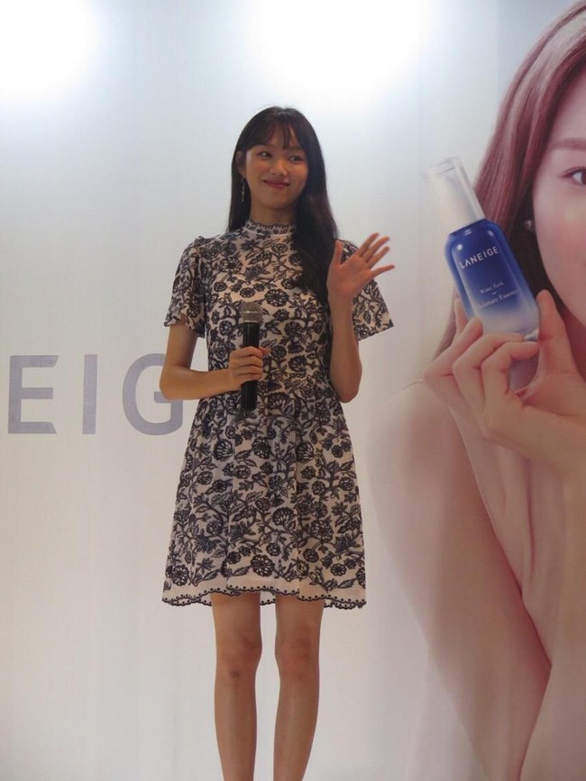 “Udara antara Jakarta dan Seoul memang berbeda. Di Jakarta saat ini memang terasa cukup panas. Jadi saya bawa gel krim sebagai pelembab kulit,” ujar Lee Sung Kyung di Ritz-Carlton Jakarta, Pacific Place, Sabtu (1/9/2018). Foto: Foto: Anggi Mayasari/Wolipop