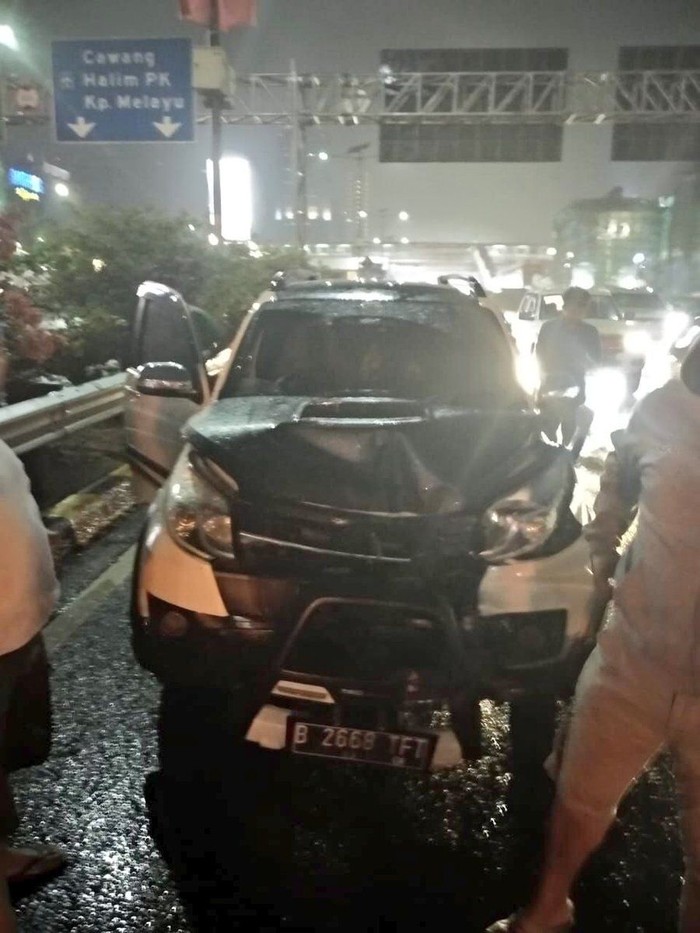 5 Mobil Kecelakaan Beruntun di Tol Arah Semanggi, Lalin Tersendat