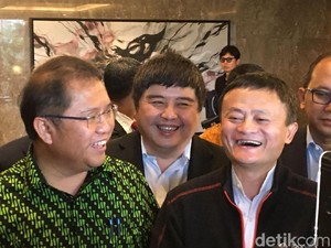 Senyum Jack Ma dan Pesan untuk Indonesia