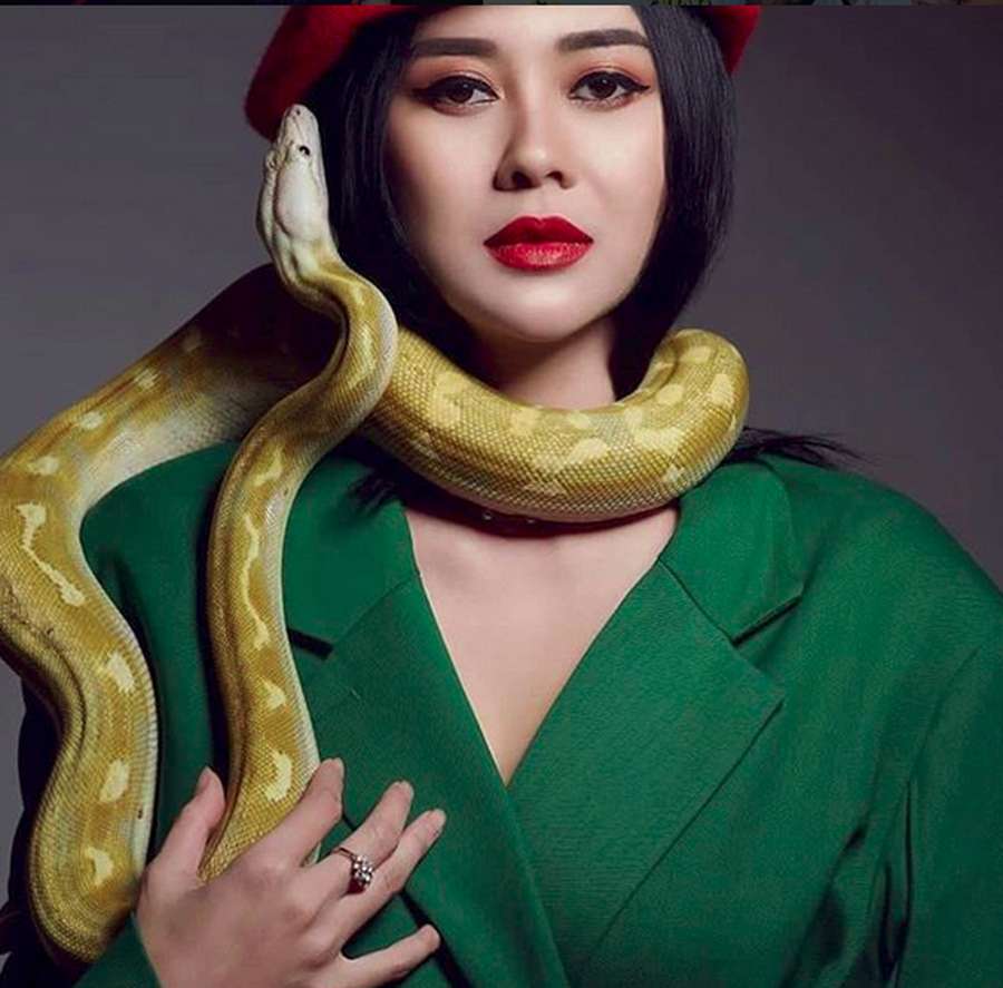 Awas Dipatuk Aura Kasih Ngapain Main Sama Ular Sih Awas Dipatuk Aura Kasih Ngapain Main Sama Ular Sih