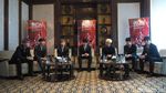 Ganteng Banget! Begini Penampilan iKON Jelang Penutupan Asian Games
