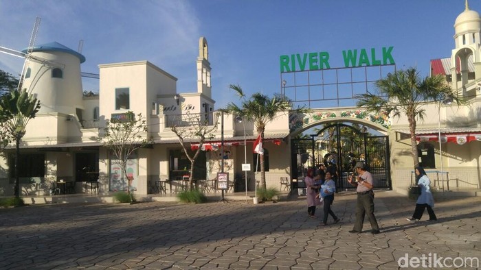 River Walk, Destinasi Selfie dan Bermain Bersama Hewan di Kendal