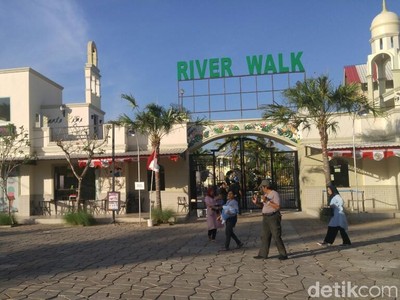 Foto: River Walk, Destinasi Keluarga Kekinian di Kendal Foto: River Walk, Destinasi Keluarga Kekinian di Kendal
