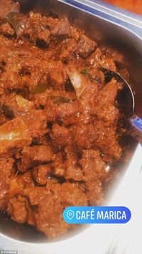 Waduh! Restoran ini Olah Daging Pakan Hewan Jadi Menu Kari 