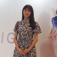Aktris cantik asal Korea Lee Sung Kyung untuk pertama kalinya datang ke Jakarta, Indonesia sebagai brand ambassador yang memperkenalkan produk terbaru skincare Laneige. Foto: Foto: Anggi Mayasari/Wolipop