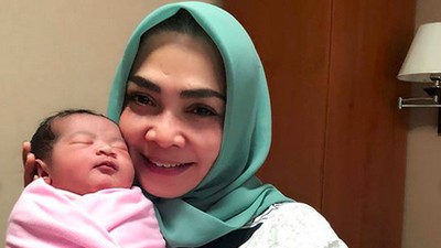Dapat Cucu ke-2, Ibunda Nagita Slavina Disebut Nenek Kece