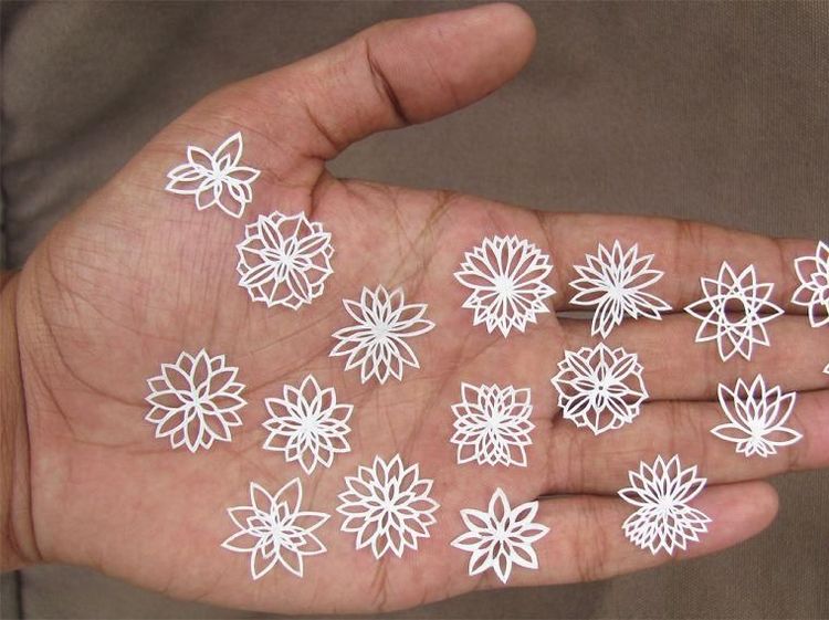 Karya Seni Luar Biasa dari Potongan Kertas Putih