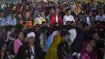 Momen Jokowi Nobar Closing Asian Games Bareng Korban Gempa Lombok