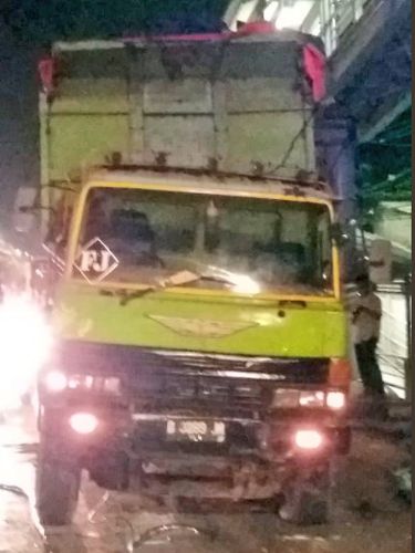 Kabel PLN di Daan Mogot Putus karena Tersangkut Truk