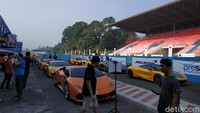 Selain menjadi acara mempererat tali silaturahmi antar-komunitas, acara ini juga bertujuan untuk mewadahi hasrat pengguna supercar untuk menyalurkan hobinya pada sarana dan prasarana yang sudah tersedia, yakni balapan di sirkuit.  Foto: Ridwan Arifin