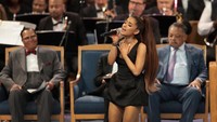 Ariana Grande tampil di acara tribut untuk Queen of Soul Aretha Franklin yang meninggal, Kamis (30/8) lalu. (Photo by Scott Olson/Getty Images)