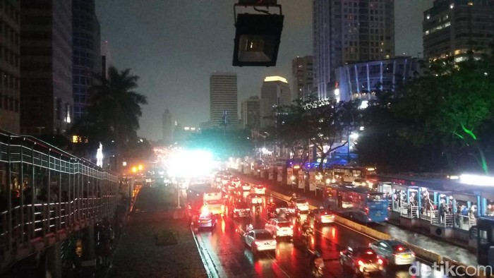Jalan Sudirman Macet Jelang Penutupan Asian Games