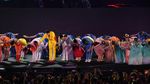 Foto: Detik-detik Anies Serahkan Obor Asian Games