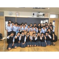 Seperti remaja lainnya, ia pun tampak kerap menghabiskan waktu bersama teman meski berprofesi sebagai seorang atlet. Foto: Instagram @ikee.rikako