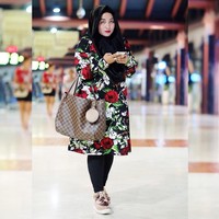 Tas Louis Vuitton lainnya yang disita negara adalah tas Anniesa Hasibuan di foto ini. Louis Vuitton Damier Ebene Canvas Marylebone yang dipakai Anniesa ini harganya mencapai US$ 1.901 atau sekitar Rp 28 jutaan. Foto: Instagram