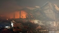 Pasar Gedebage mulai terbakar sekitar pukul 16.55 WIB. 