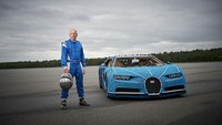 Saat dilakukan uji coba kendaraan, Lego Bugatti Chiron ini memiliki 5,3 tenaga kuda di bawah kapnya dan memiliki kecepatan tertinggi 18 mil per jam. Istimewa/Boredpanda.