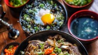 Kali ini @nana_jajan merekomendasikan gyutan don buatan WAKI Japanese BBQ Dining. Enak buangets, dagingnya lembut, buanyak pula, nasinya enak, u will love it dehh, tulisnya. Foto: Instagram
