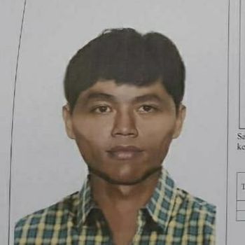 Sketsa wajah R