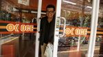 Menengok OK Oce Mart Kemayoran yang Masih Layani Pembeli