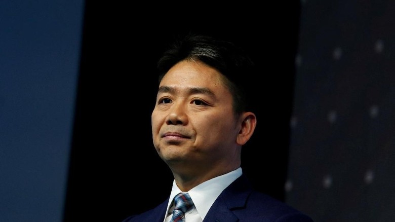 MILIARDER CHINA DITAHAN DI AS , KARENA APA? MILIARDER CHINA DITAHAN DI AS , KARENA APA?