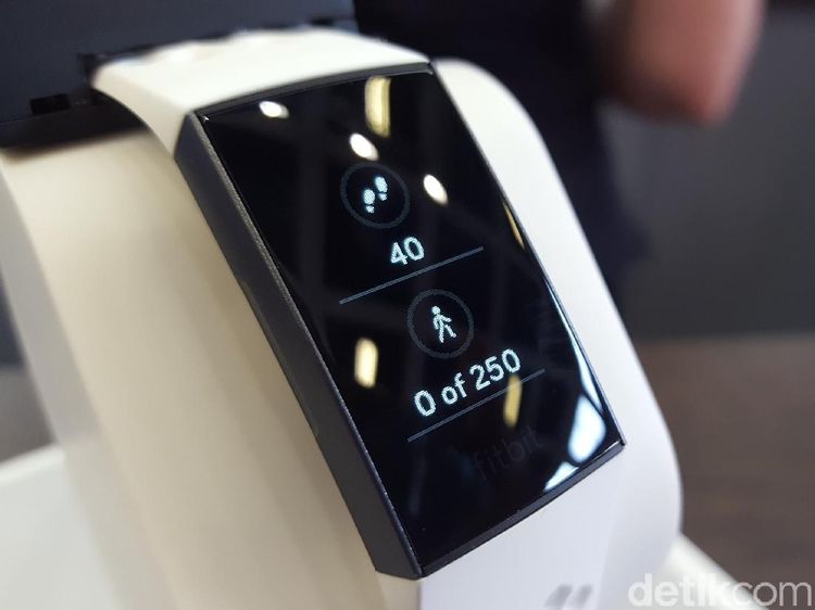 Penampakan Smartwatch Fitbit Charge 3