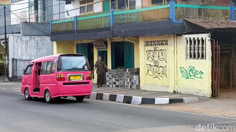 Warga Sukabumi Resah, Dinding hingga Mobil Diteror Coretan