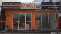 Tapi saat didatangi, gerai ini juga sedang tidak didatangi oleh pembeli.