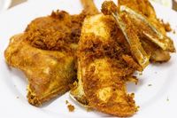  Ayam  Kampung Goreng  yang  Empuk  dan  Renyah Ada di 5 Tempat Ini