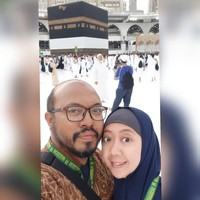 Asri Pramawati mulai dikenal setelah bermain dalam sinetron komedi (sitkom) Suami-suami Takut Istri. Di sana ia berperan menjadi wanita bernama Welas. Dari sana, nama Asri lebih populer jadi Asri Welas. Foto: Instagram/asri_wales