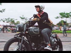 Gaya Putra Jokowi Tunggangi Motor Modifikasi
