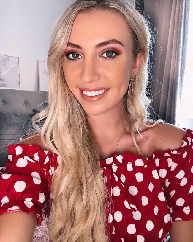 Scarlett London dapat ancaman kematian dari netizen setelah ia mengunggah foto kehidupan paginya yang sempurna di Instagram. Banyak netizen yang menganggap jika kehidupan Scalett palsu dan penuh kebohongan.Foto: Instagram