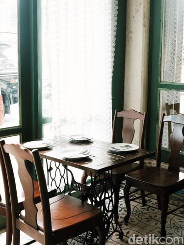 Mengunjungi Kafe Bergaya Vintage di Phuket yang Instagram-able