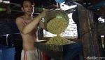 Perajin Tempe Bertahan di Tengah Lonjakan Dolar AS