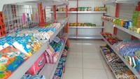 Jumlah barang yang dijual pun tak tersisa banyak.