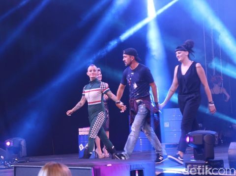 Cat Kuku UV Jadi Favorit, Seperti Ini Pameran Kecantikan di Polandia